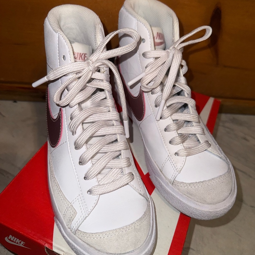 Nike Blazer Mid '77 GS in White and Pink Glaze